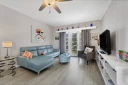 Sweet Daisy in Southside Village, Sarasota Florida
