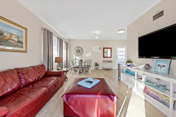 Comfy Coastal King Apt 🌟on the Hyde Park, Sarasota, Florida
