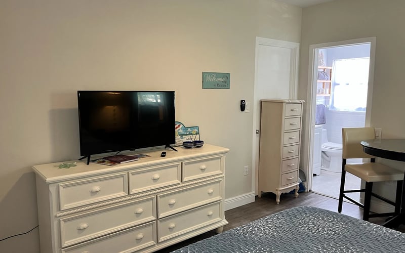 Jasmin Studio, Hyde Park Sarasota FL
